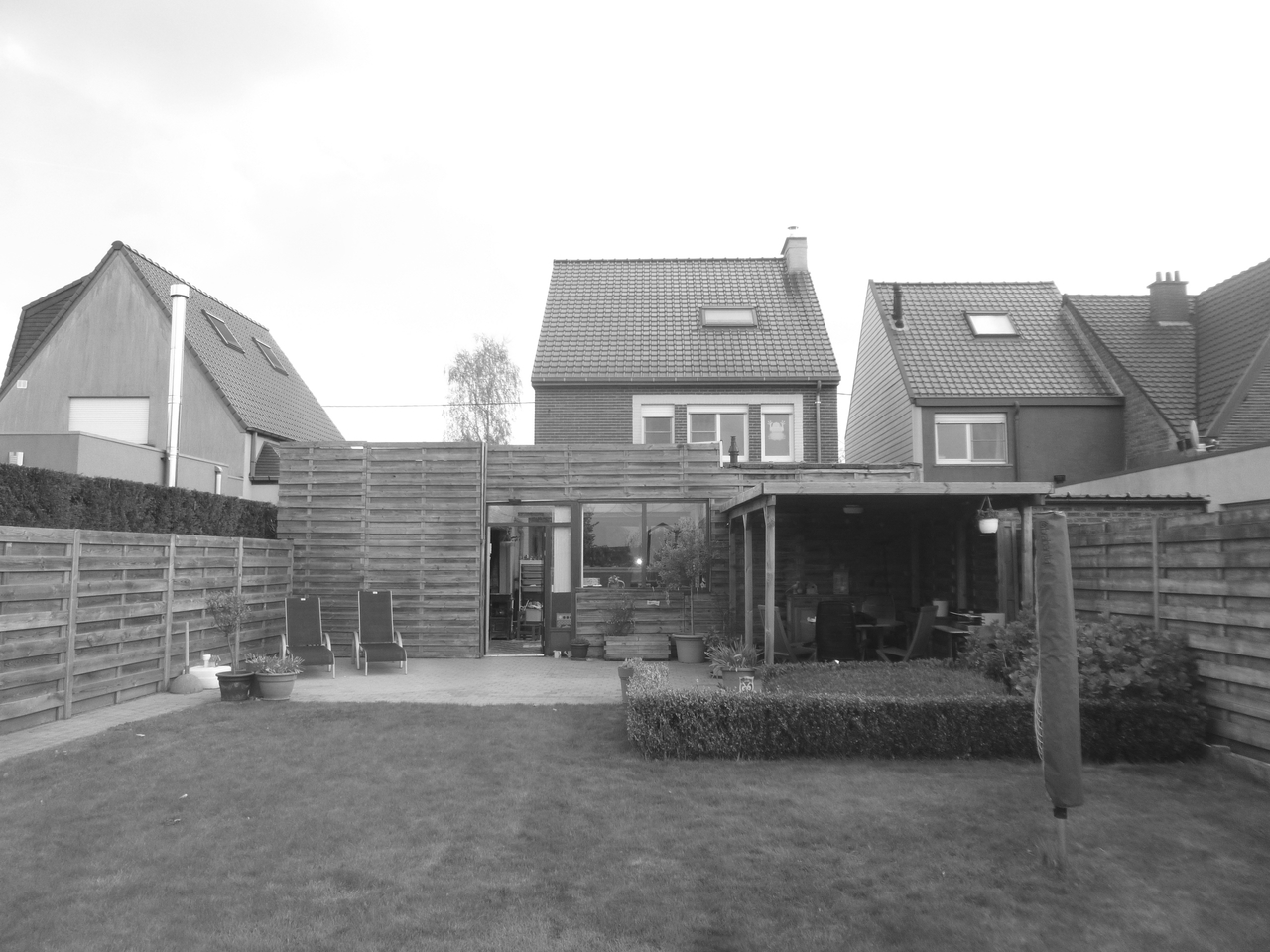 Oorspronkelijke donkere aanbouw